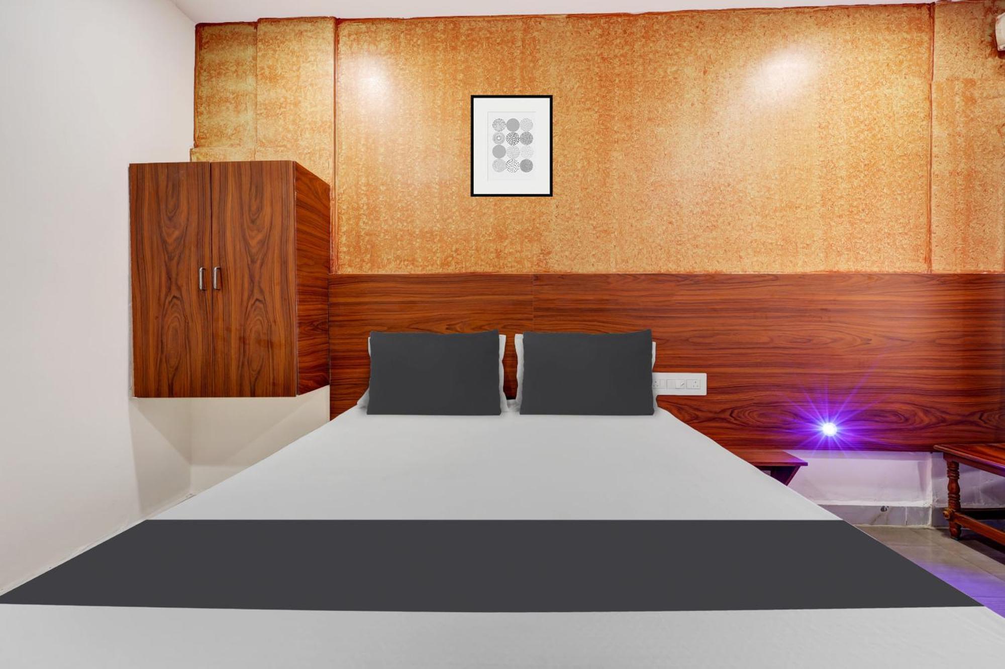 Hotel O Gangothri Lodge 비사카파트남 외부 사진