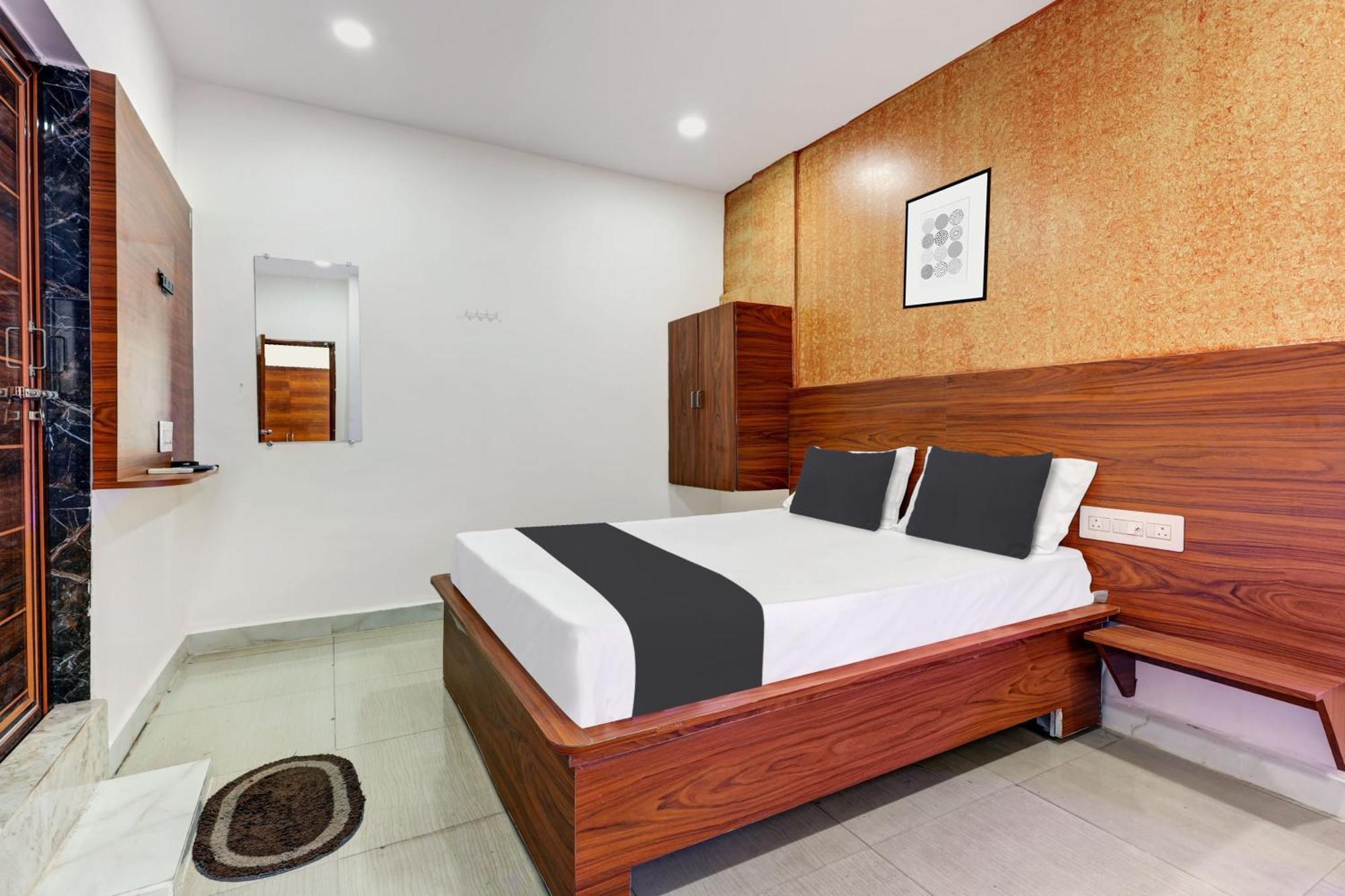 Hotel O Gangothri Lodge 비사카파트남 외부 사진