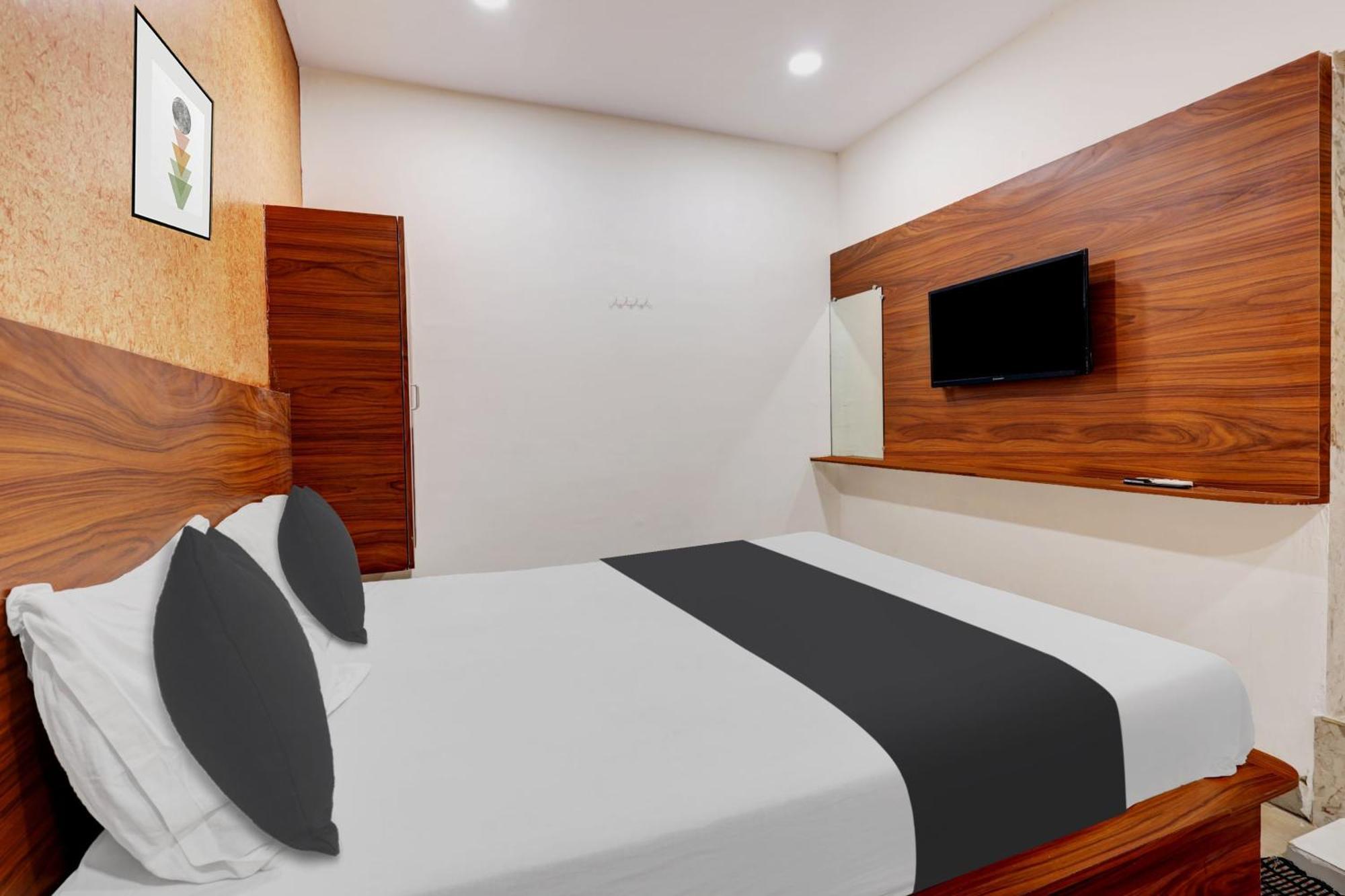 Hotel O Gangothri Lodge 비사카파트남 외부 사진