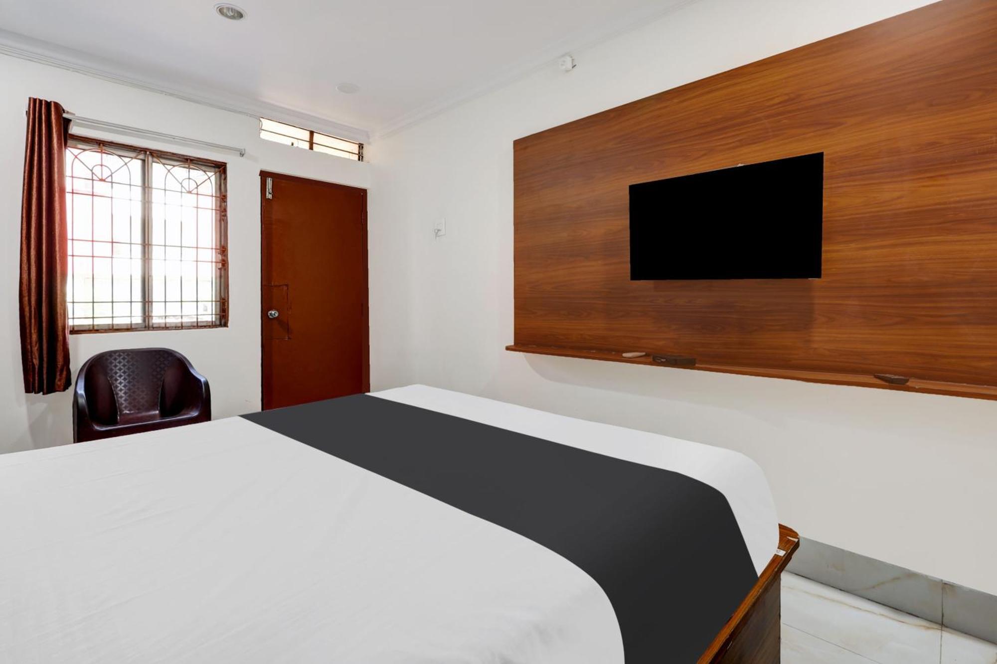 Hotel O Gangothri Lodge 비사카파트남 외부 사진